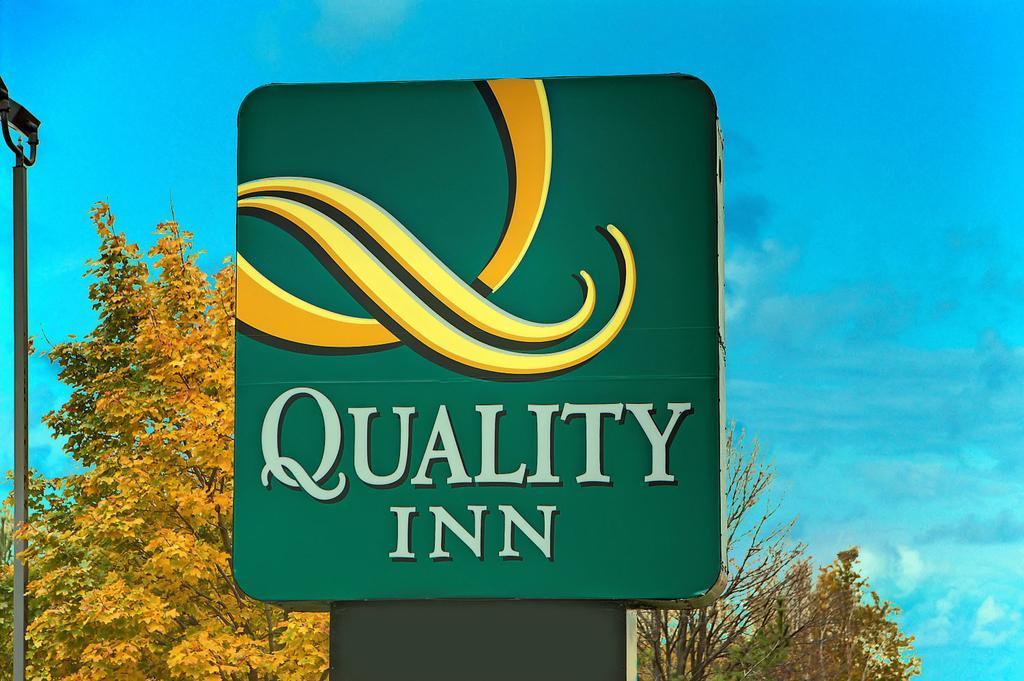 Quality Inn Brunswick Cleveland South Esterno foto